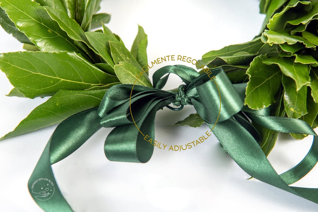 Corona di alloro fresco laurea facilmente regolabile coronedilaurea.com®: è una corona di alloro fresco laurea regolabile