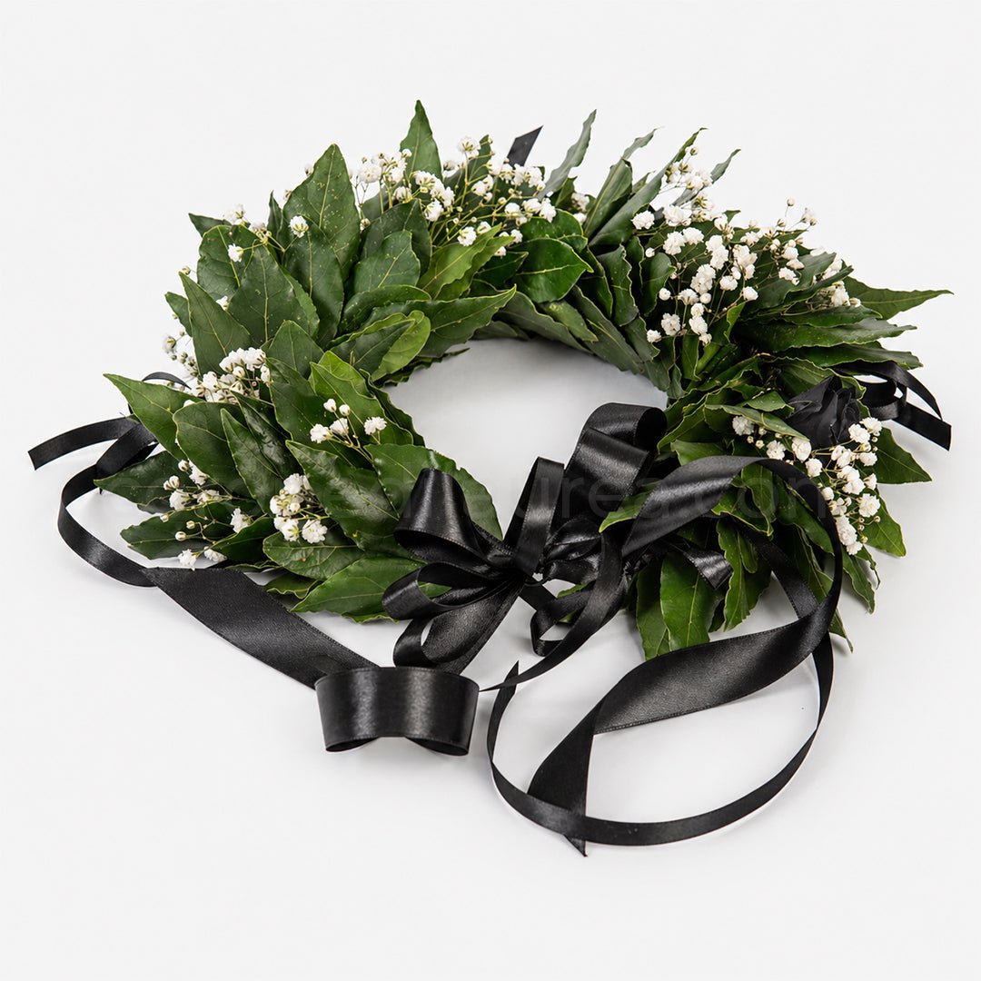 Corona di laurea Queenly, corona di alloro con rose stabilizzate gypsophila - coronedilaurea.com