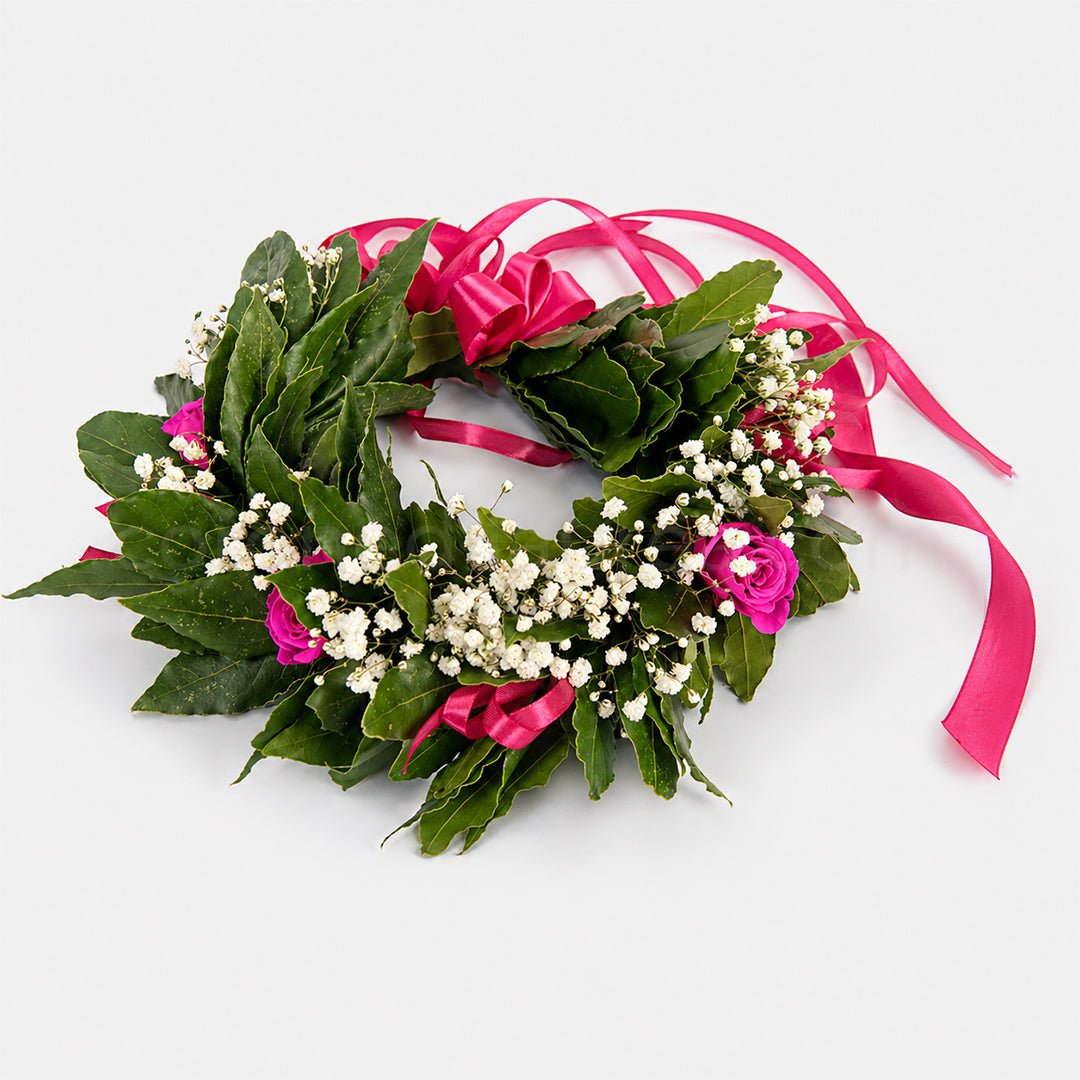 Corona di laurea Queenly, corona di alloro con rose stabilizzate gypsophila - coronedilaurea.com