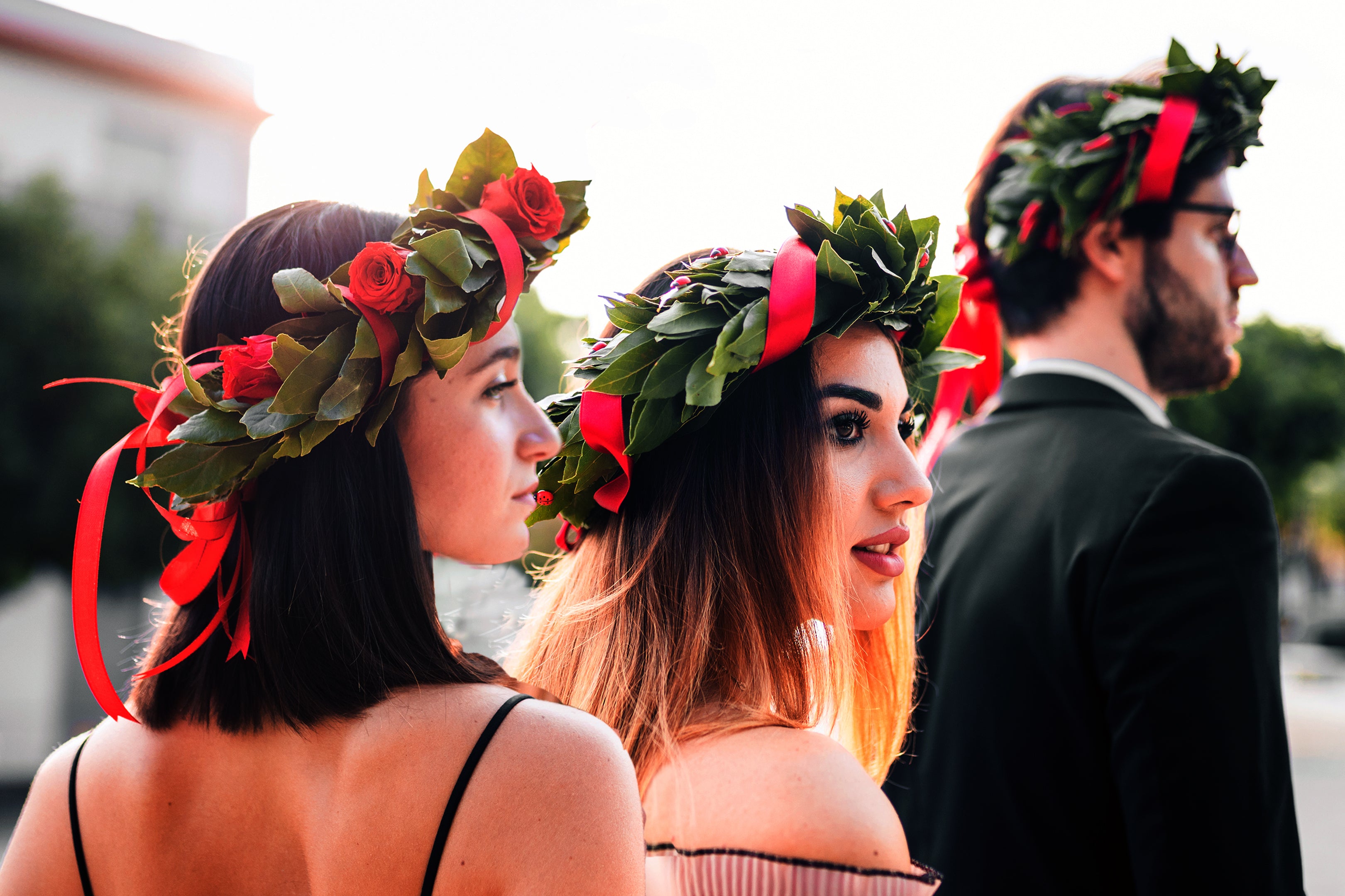 Carica il video: coronedilaurea.com shop online corone di alloro per laurea spedizione gratuita