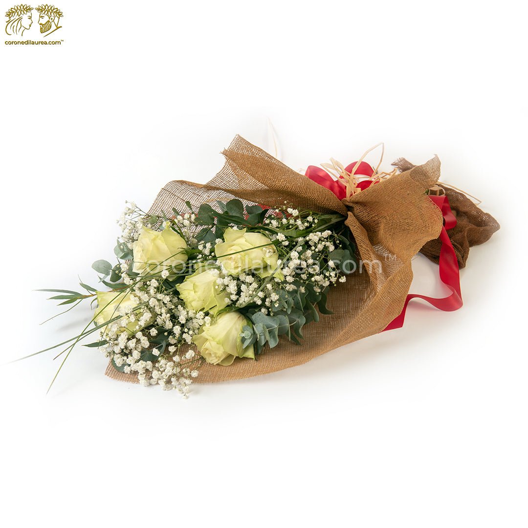 Bouquet laurea rose bianche - coronedilaurea.com